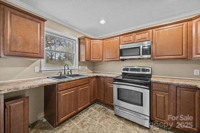 1158 Sunset Court, Conover, NC 28613