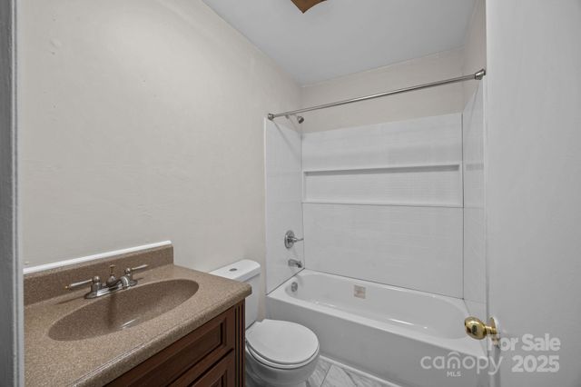 1158 Sunset Court, Conover, NC 28613