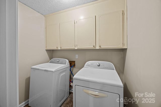 1158 Sunset Court, Conover, NC 28613