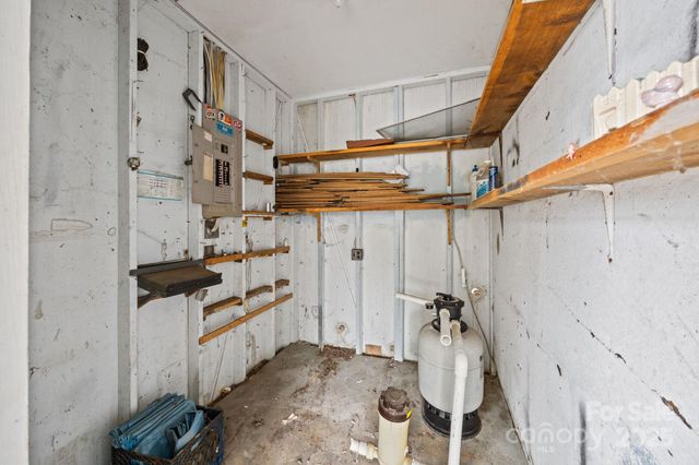 1158 Sunset Court, Conover, NC 28613