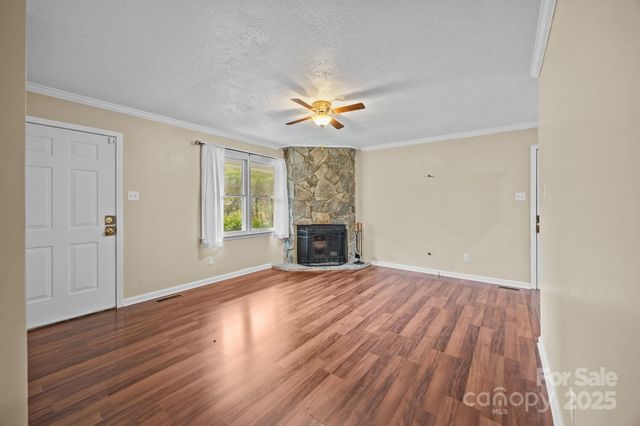 1158 Sunset Court, Conover, NC 28613