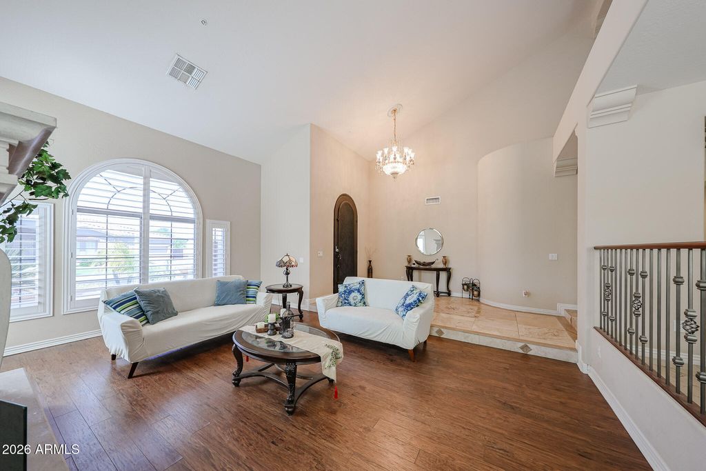 Image 12 of property listing at 27323 N COVERED WAGON Road, Phoenix, AZ 85085