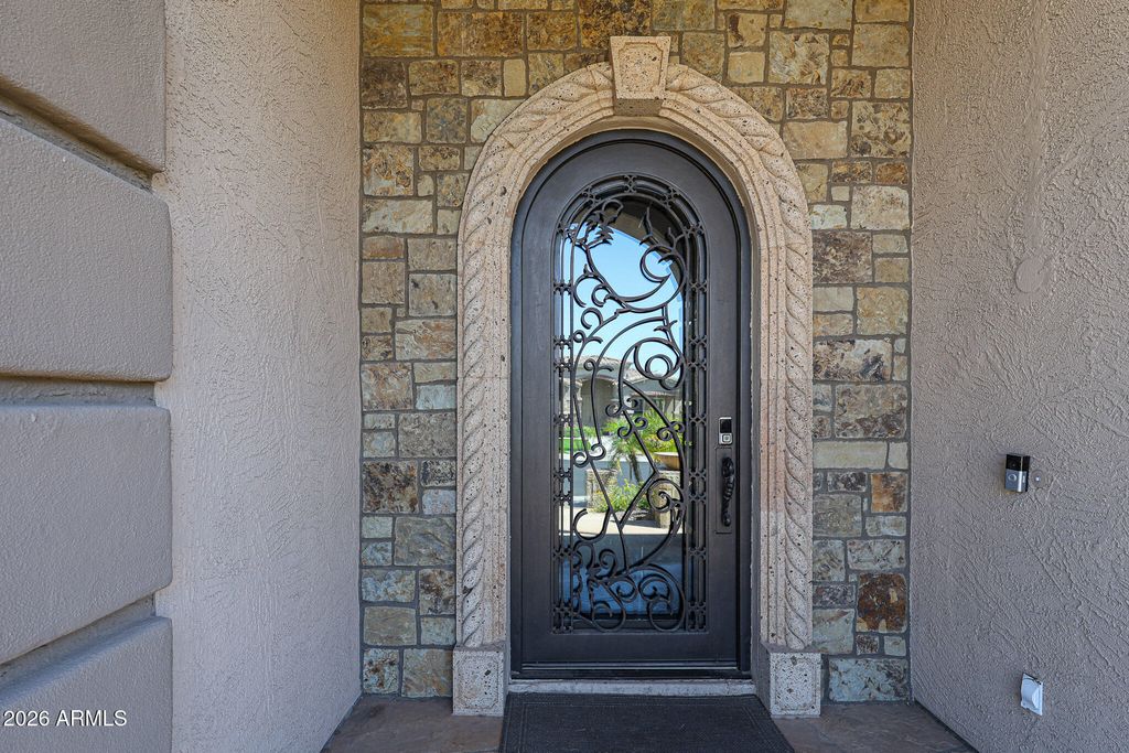 Image 2 of property listing at 27323 N COVERED WAGON Road, Phoenix, AZ 85085