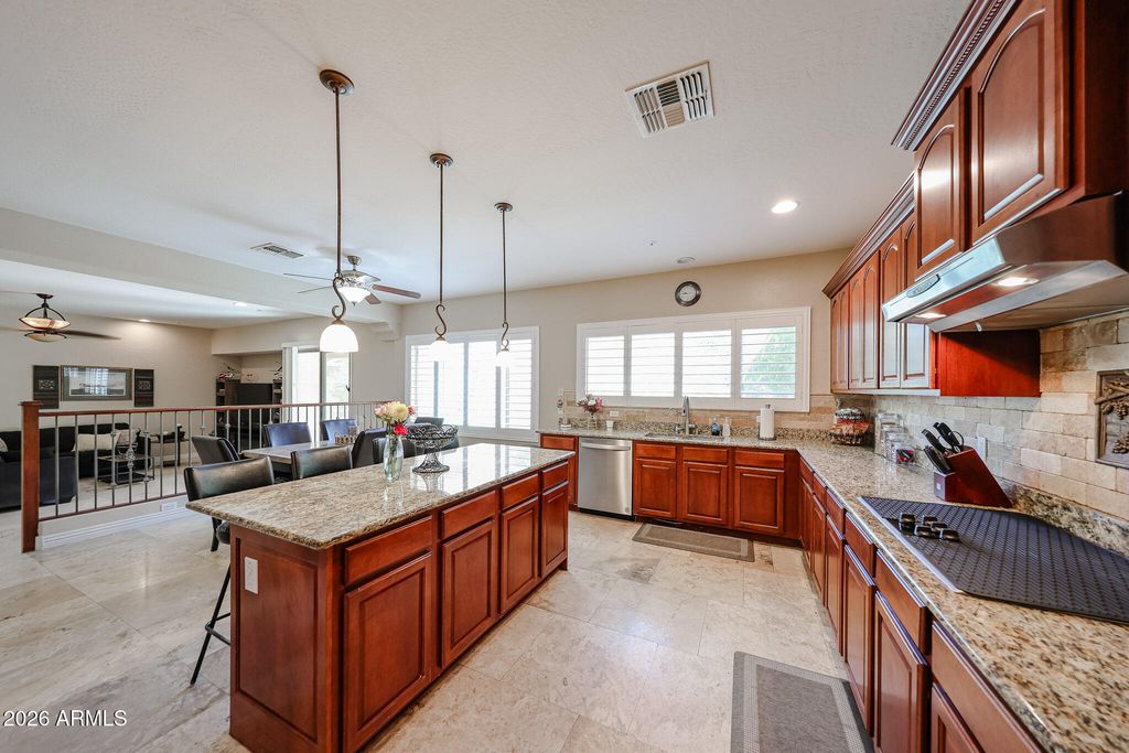 Image 30 of property listing at 27323 N COVERED WAGON Road, Phoenix, AZ 85085