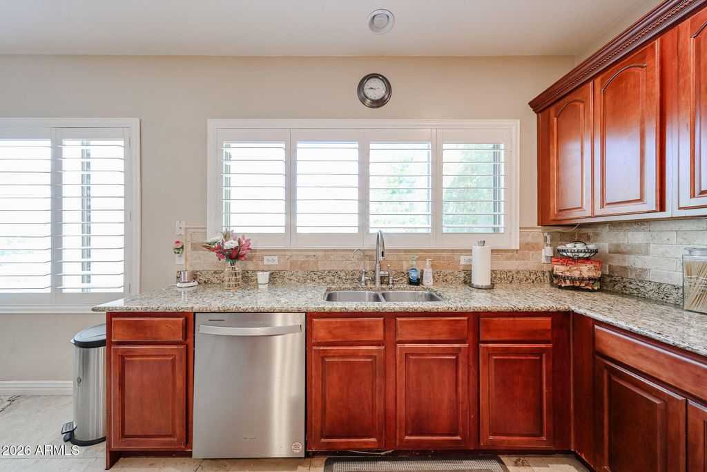 Image 31 of property listing at 27323 N COVERED WAGON Road, Phoenix, AZ 85085