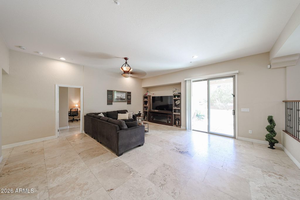 Image 33 of property listing at 27323 N COVERED WAGON Road, Phoenix, AZ 85085