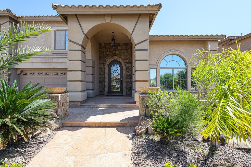 Image 5 of property listing at 27323 N COVERED WAGON Road, Phoenix, AZ 85085