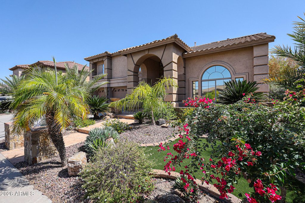 Image 6 of property listing at 27323 N COVERED WAGON Road, Phoenix, AZ 85085