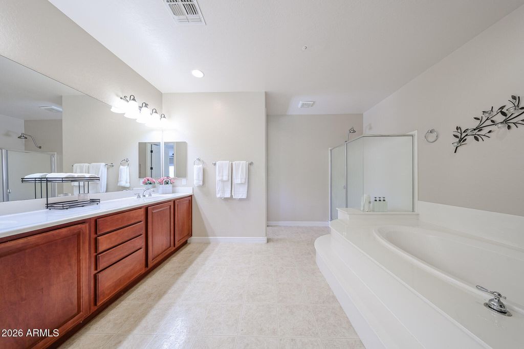 Image 70 of property listing at 27323 N COVERED WAGON Road, Phoenix, AZ 85085