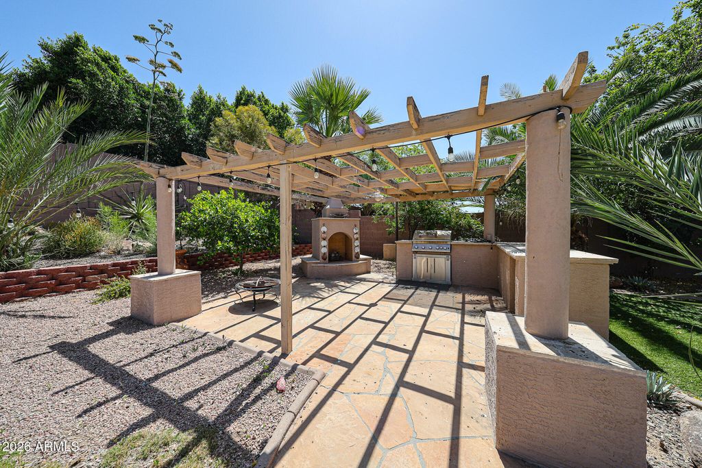 Image 82 of property listing at 27323 N COVERED WAGON Road, Phoenix, AZ 85085