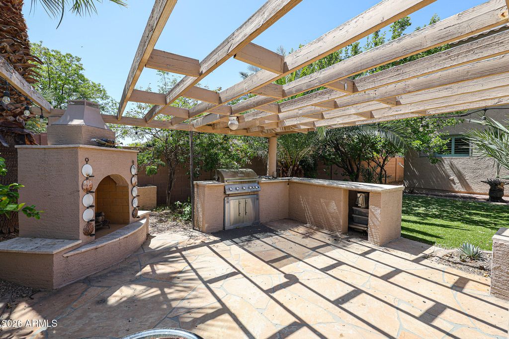 Image 83 of property listing at 27323 N COVERED WAGON Road, Phoenix, AZ 85085