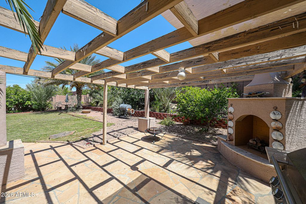 Image 85 of property listing at 27323 N COVERED WAGON Road, Phoenix, AZ 85085