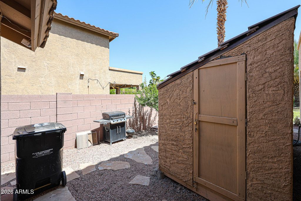 Image 91 of property listing at 27323 N COVERED WAGON Road, Phoenix, AZ 85085