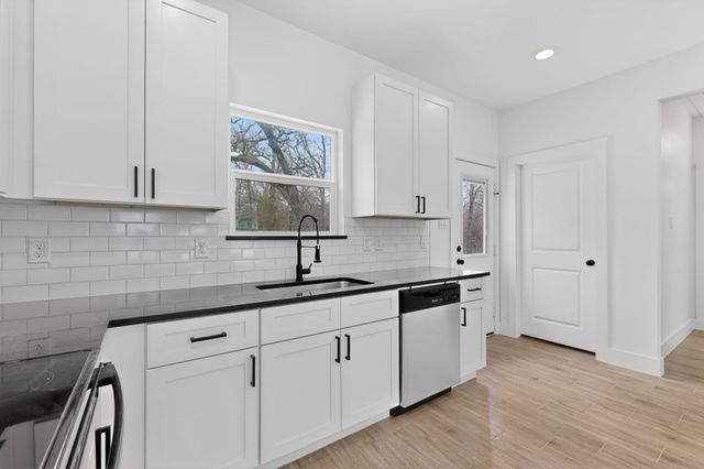 114 Garner Drive, Mabank, TX 75156