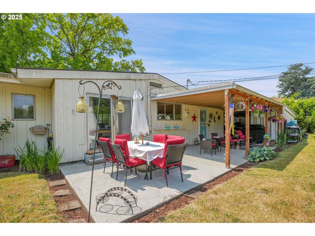 2743 15TH Pl, Forest Grove, OR 97116