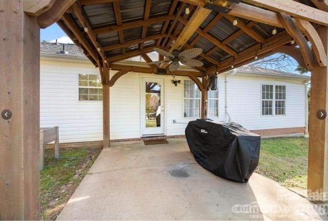 107 E Panther Creek Road, Troutman, NC 28166