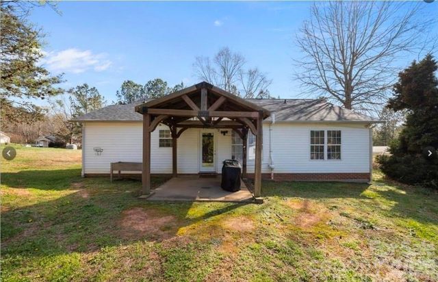 107 E Panther Creek Road, Troutman, NC 28166