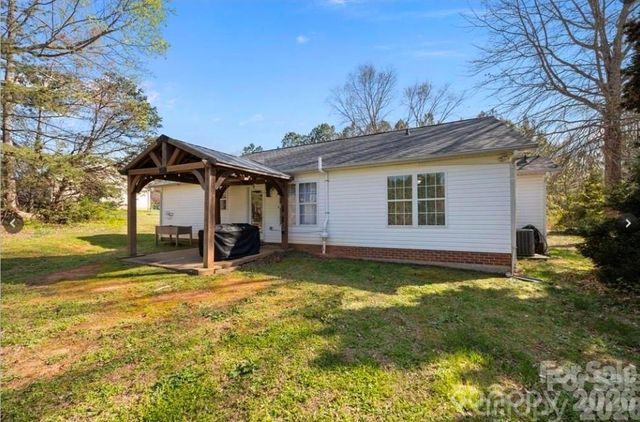 107 E Panther Creek Road, Troutman, NC 28166