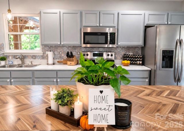 107 E Panther Creek Road, Troutman, NC 28166