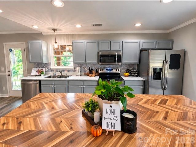 107 E Panther Creek Road, Troutman, NC 28166