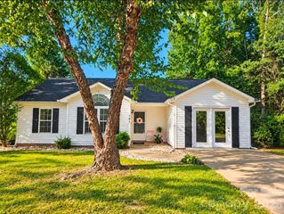 107 E Panther Creek Road, Troutman, NC 28166