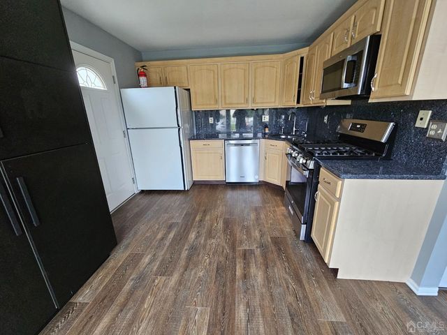 62 Rice Run, East Brunswick, NJ 08816