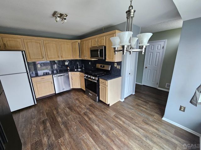 62 Rice Run, East Brunswick, NJ 08816