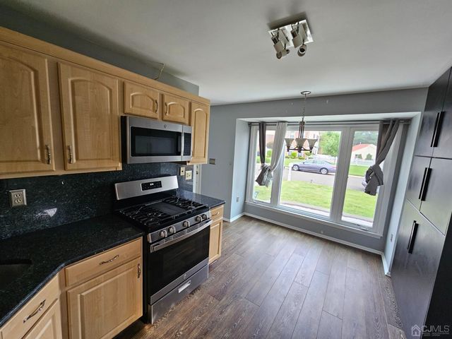62 Rice Run, East Brunswick, NJ 08816