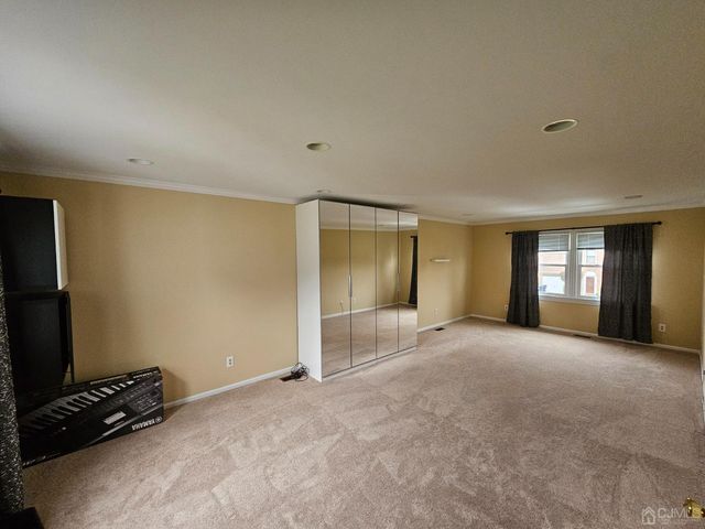 62 Rice Run, East Brunswick, NJ 08816