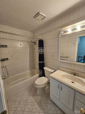 62 Rice Run, East Brunswick, NJ 08816