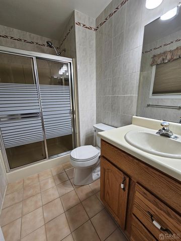 62 Rice Run, East Brunswick, NJ 08816