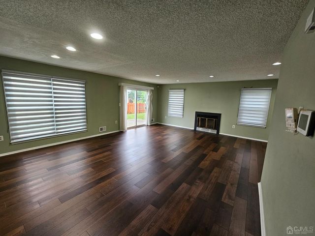 62 Rice Run, East Brunswick, NJ 08816