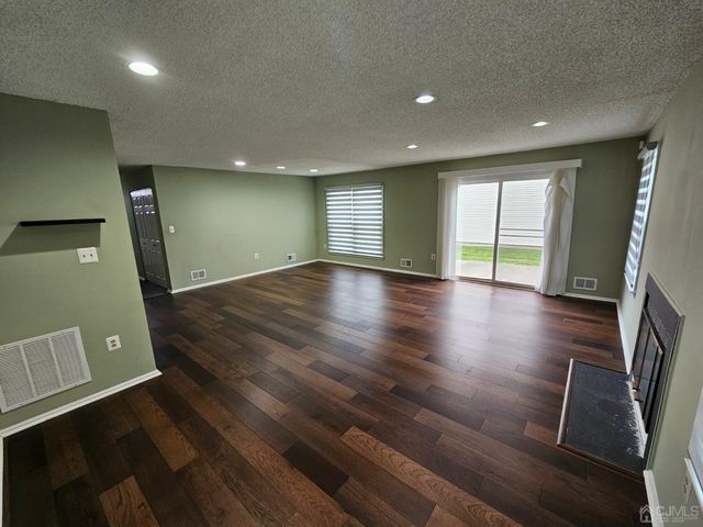 62 Rice Run, East Brunswick, NJ 08816