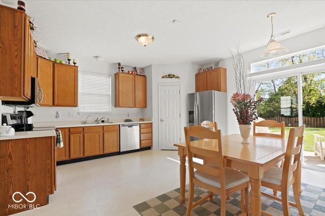 17 English Green, Westfield, IN 46074