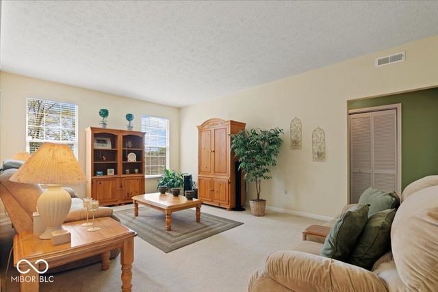 17 English Green, Westfield, IN 46074