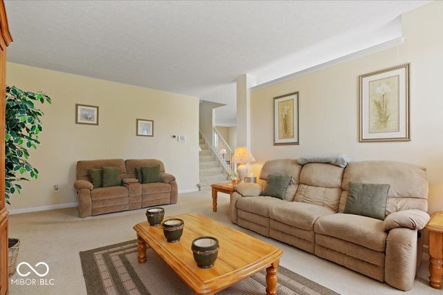 17 English Green, Westfield, IN 46074