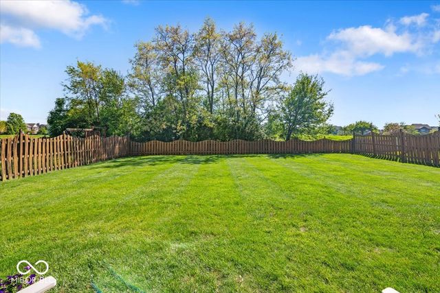 17 English Green, Westfield, IN 46074