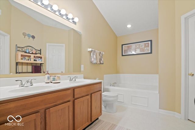 17 English Green, Westfield, IN 46074