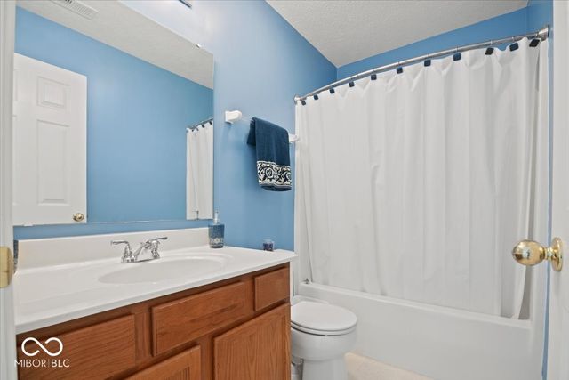 17 English Green, Westfield, IN 46074