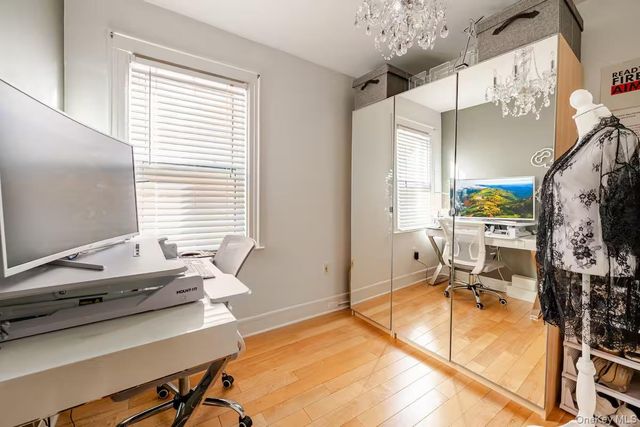 151-05 20th Road 20th, Whitestone, NY 11357