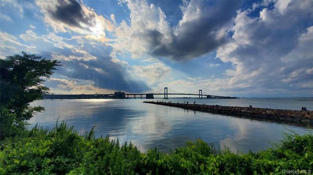 151-05 20th Road 20th, Whitestone, NY 11357