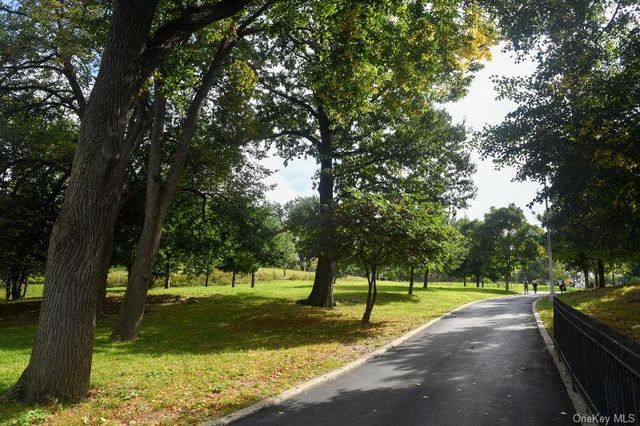 151-05 20th Road 20th, Whitestone, NY 11357