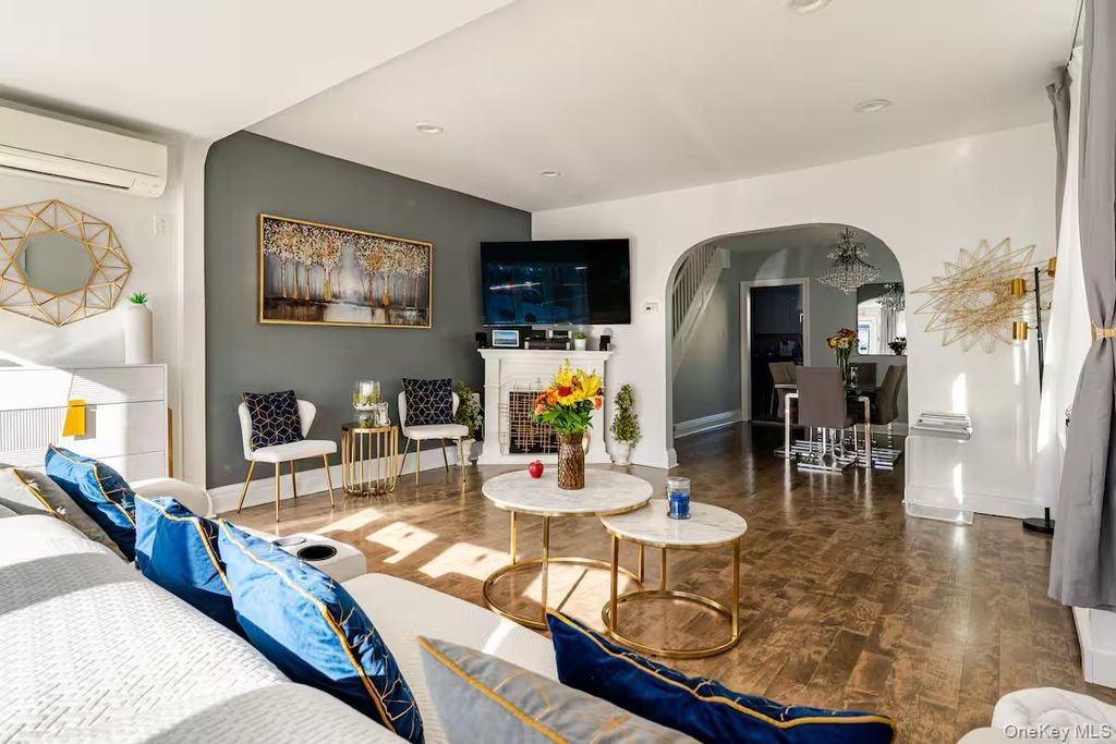 151-05 20th Road 20th, Whitestone, NY 11357