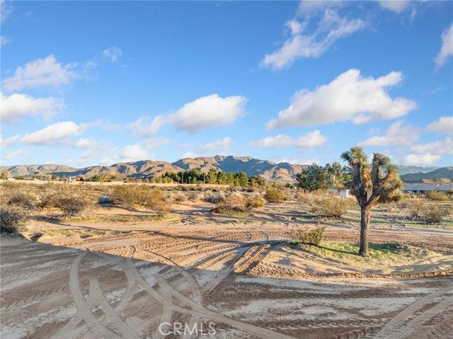 16173 Pela Road, Apple Valley, CA 92307