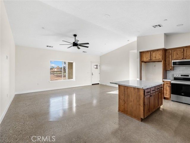 16173 Pela Road, Apple Valley, CA 92307