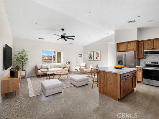 16173 Pela Road, Apple Valley, CA 92307