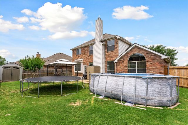 106 Foxwood Lane, Red Oak, TX 75154