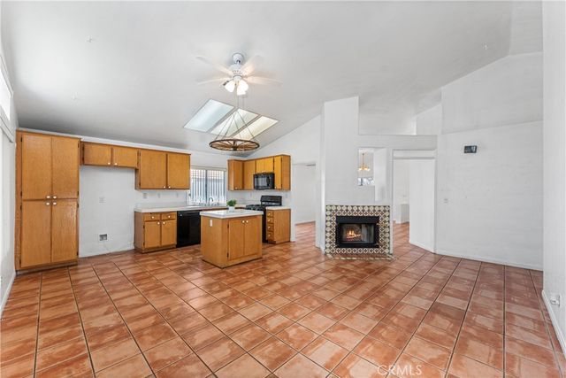 5546 Laurel Avenue, Palmdale, CA 93552