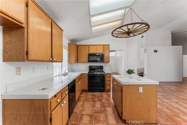 5546 Laurel Avenue, Palmdale, CA 93552
