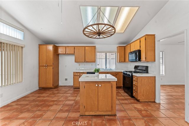 5546 Laurel Avenue, Palmdale, CA 93552